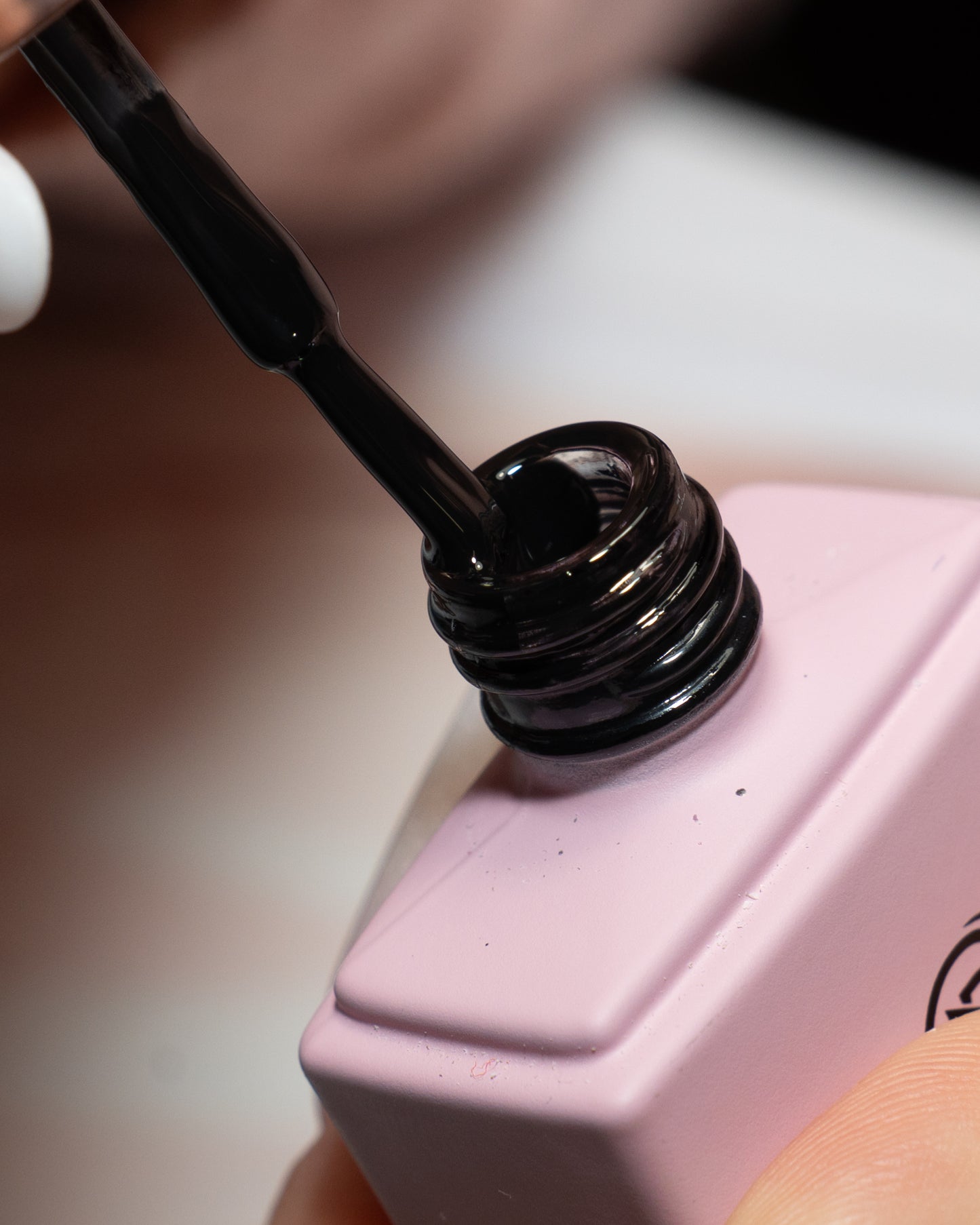 COLORE GEL POLISH N.131 “Black”